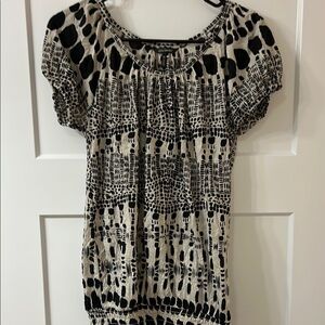 Daisy Fuentes Black and White Puff Sleeve Blouse